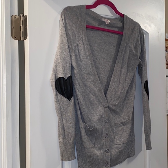 Grey V-neck button down Cardigan - Picture 2 of 7